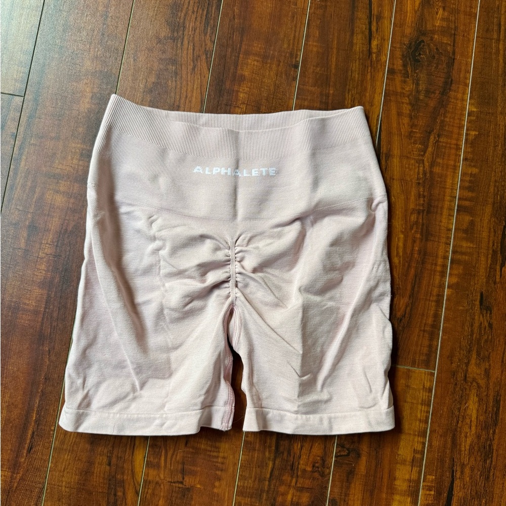 Baby pink Alphalete Amplify shorts🧸🌷